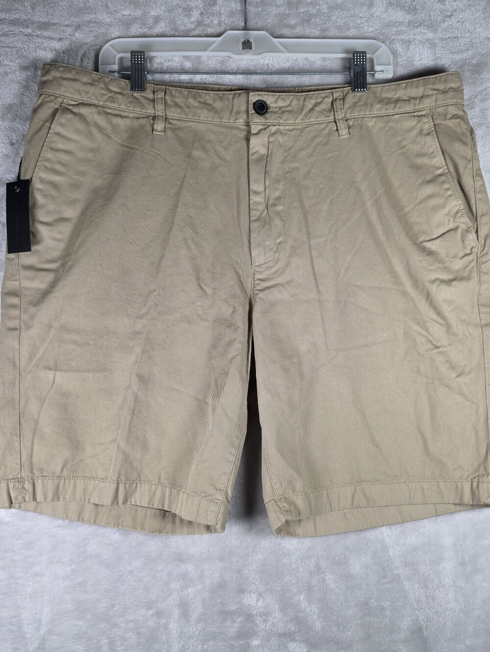 John Varvatos Chino Shorts Mens Size 38 100% Cotton Khaki 8.5” Inseam NWT